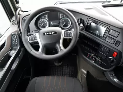 Тентованный грузовик DAF XF 480