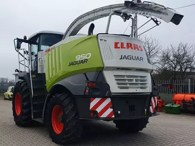 Claas Jaguar 950 yem-xashak yig‘ish kombayni