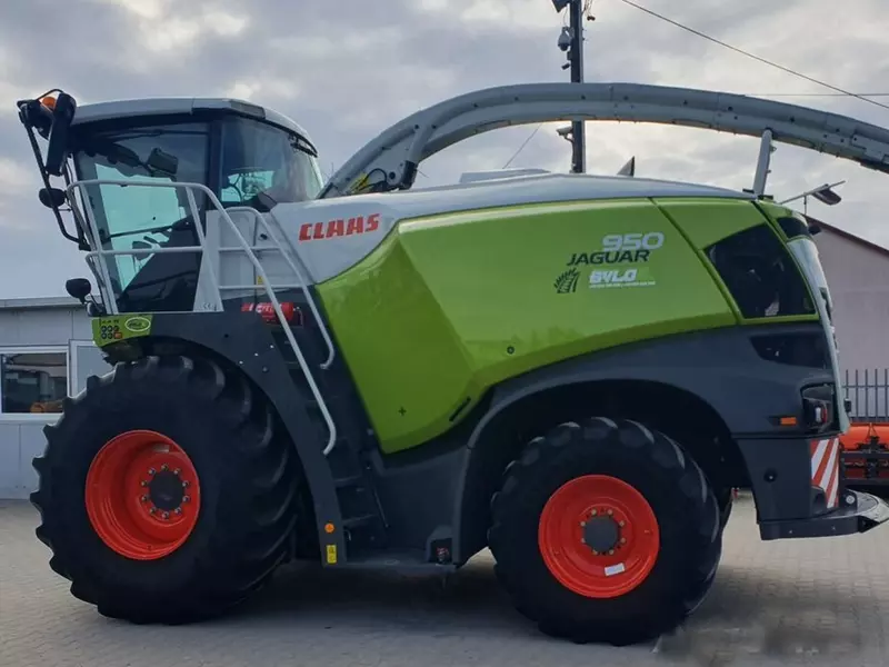 Кормоуборочный комбайн Claas Jaguar 950