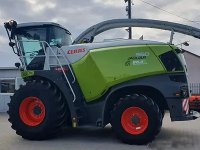 Кормоуборочный комбайн Claas Jaguar 950