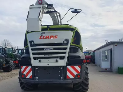 Кормоуборочный комбайн Claas Jaguar 950