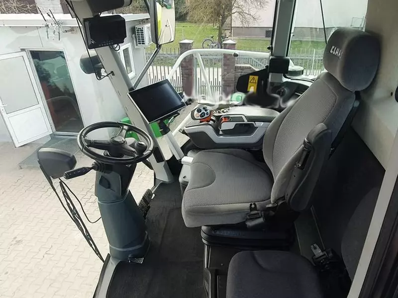 Кормоуборочный комбайн Claas Jaguar 950
