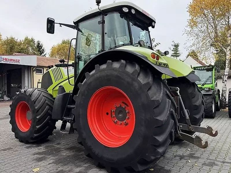 Трактор колесный Claas AXION 850 CIS