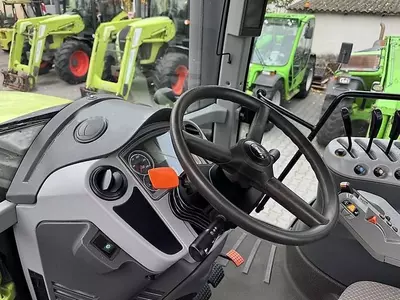 Трактор колесный Claas AXION 850 CIS