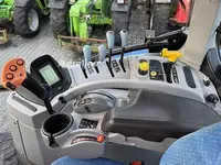  New Holland T6070 PowerCommand g‘ildirakli traktori Traktorlar
