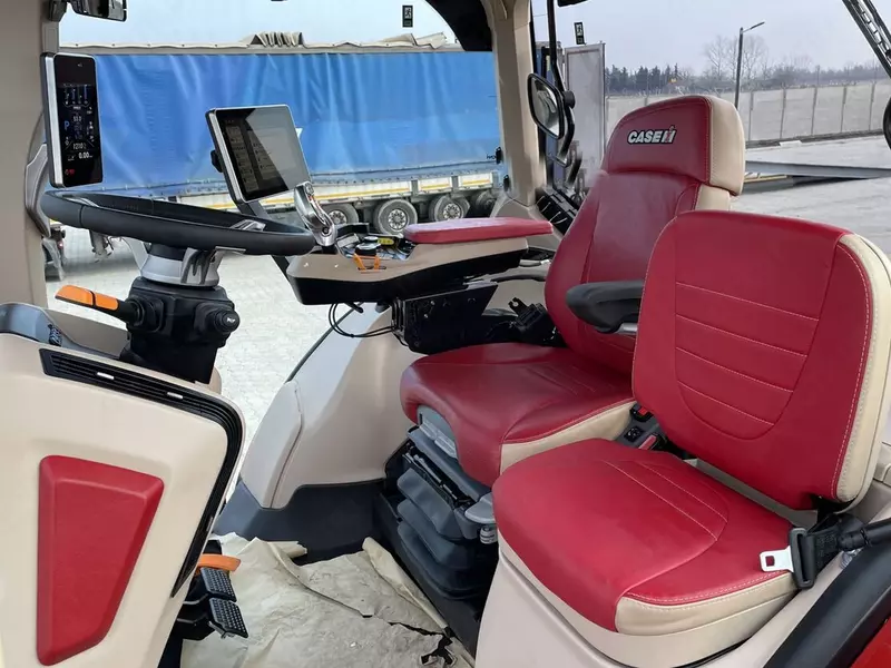 Новый трактор колесный Case IH Optum 300 CVX