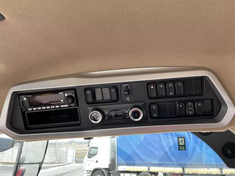 Новый трактор колесный Case IH Optum 300 CVX
