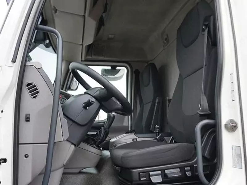 Грузовые автомобил DAF LF 290 E 6