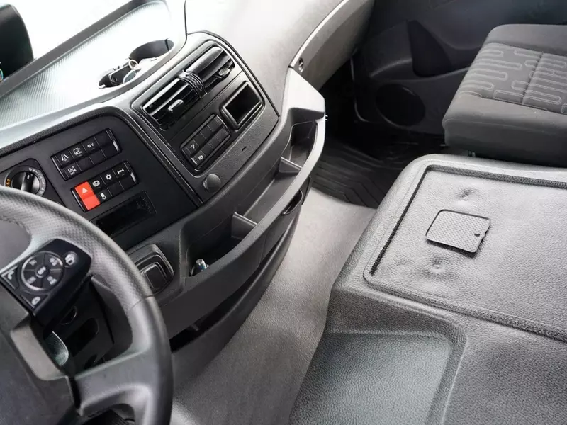 Грузовые автомобил Mercedes-Benz Atego 1221 ACC