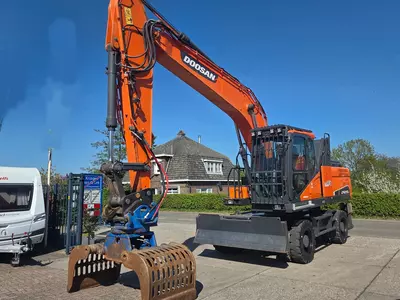Колесный экскаватор Doosan DX210W-5 с сортировочным грейфером Zijtveld S1202D