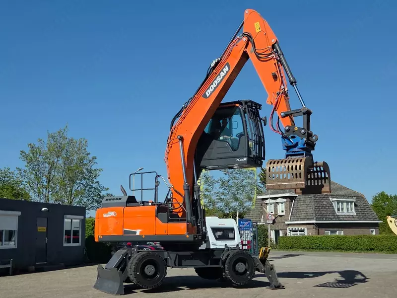   Колесный экскаватор Doosan DX210W-5 с сортировочным грейфером Zijtveld S1202D