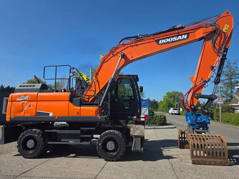  Колесный экскаватор Doosan DX210W-5 с сортировочным грейфером Zijtveld S1202D Fresh online©️