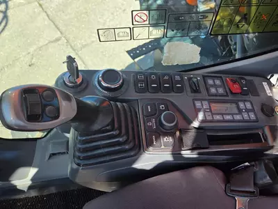 Колесный экскаватор Doosan DX210W-5 с сортировочным грейфером Zijtveld S1202D