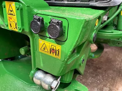 Тракторы John Deere 7R 310