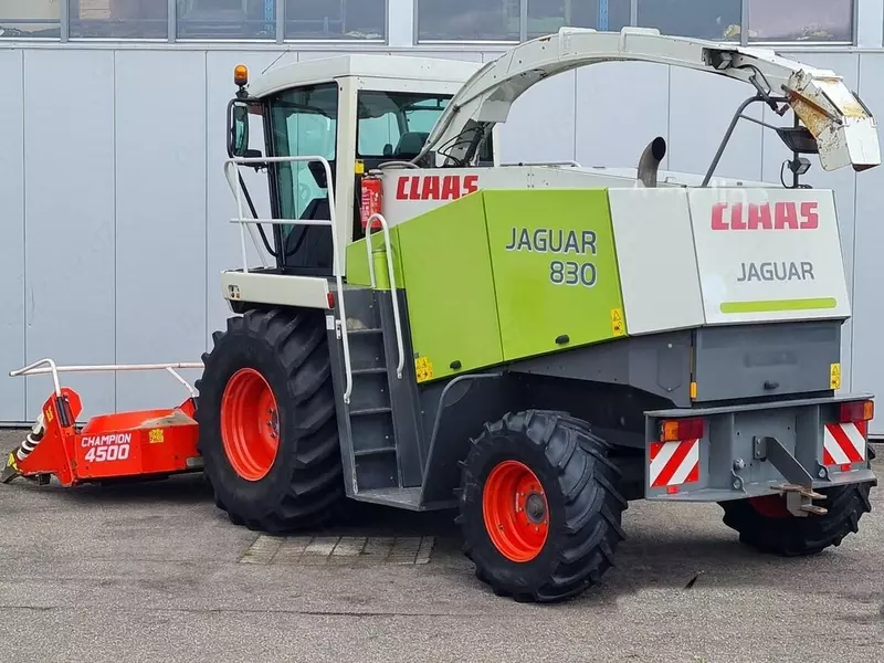 Кормоуборочный комбайн Claas Jaguar 830 Profistar