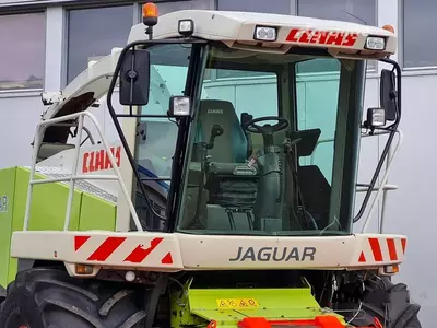 Кормоуборочный комбайн Claas Jaguar 830 Profistar