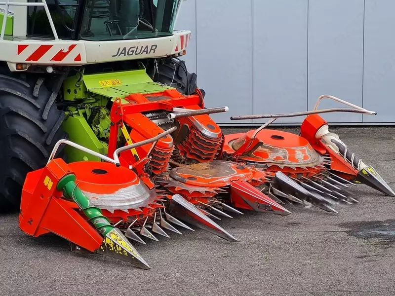 Кормоуборочный комбайн Claas Jaguar 830 Profistar