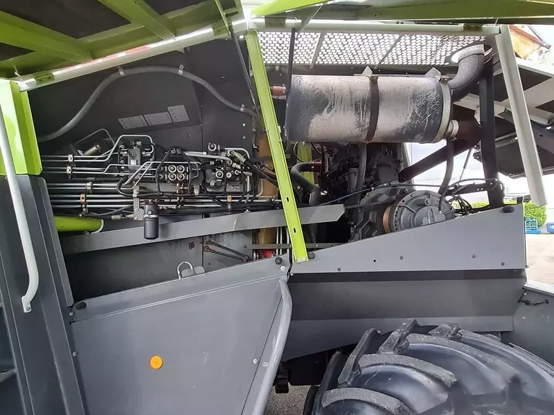 Кормоуборочный комбайн Claas Jaguar 830 Profistar