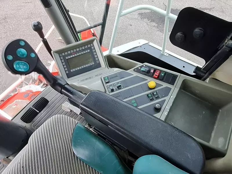 Кормоуборочный комбайн Claas Jaguar 830 Profistar