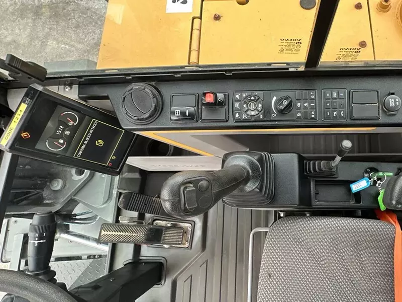 Колесный экскаватор Volvo EW60E