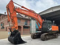 Hitachi ZX470LCH-5B gusenitsali ekskavatori