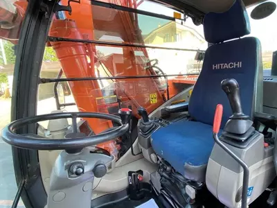 Колесные экскаватор Hitachi ZX210W-3