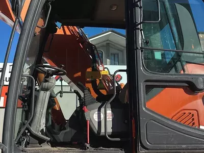 Колесный экскаватор Doosan DX190W-5