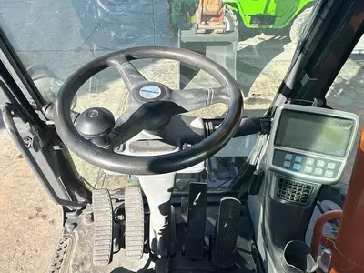 Колесный экскаватор Doosan DX190W-5