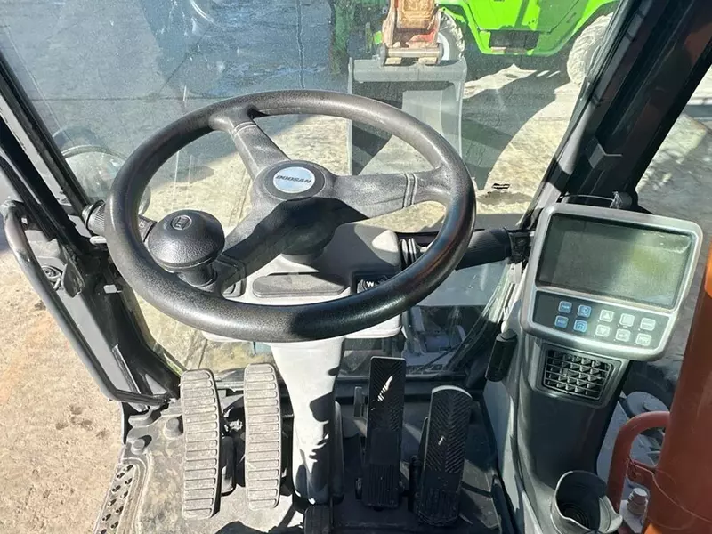 Колесный экскаватор Doosan DX190W-5