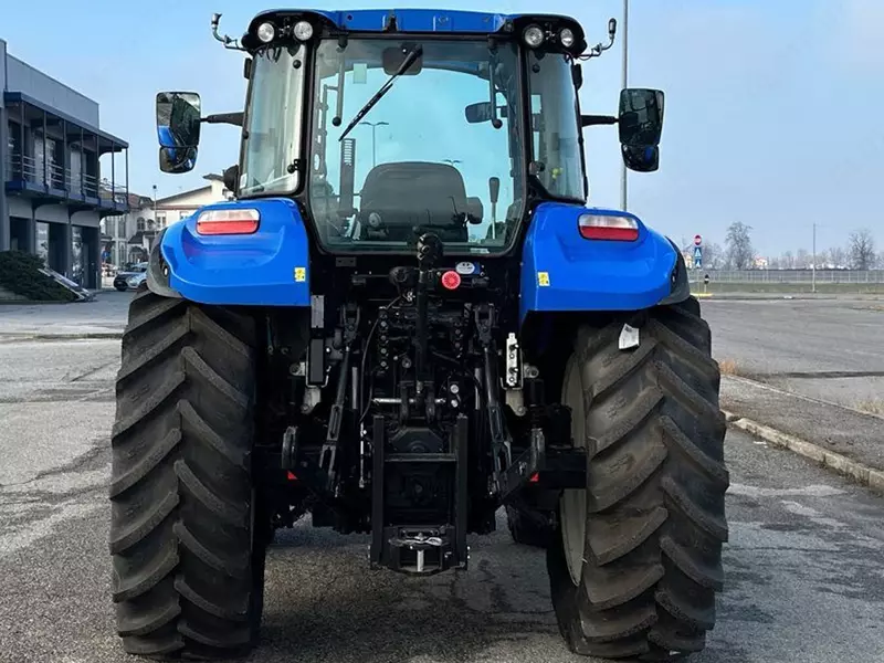 Колесный трактор New Holland T5.120 4x4