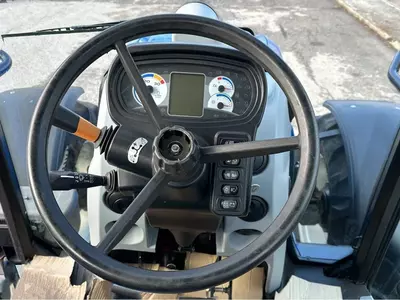 Колесный трактор New Holland T5.120 4x4