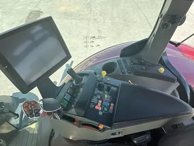 Трактор колесный Case IH 270 CVX Optum