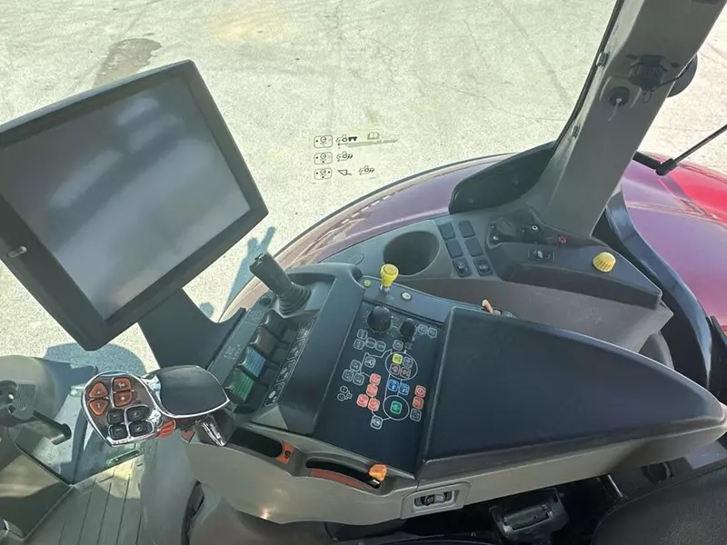 Трактор колесный Case IH 270 CVX Optum