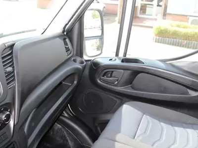 Морозильная фургон Iveco Daily 70 70-180 CP 500 с рулонными дверями FRC28