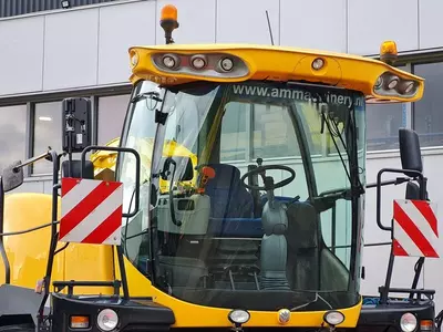 Кормоуборочный комбайн New Holland FR9060