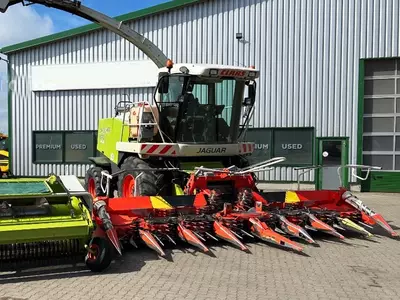 Кормоуборочный комбайн Claas Jaguar 870
