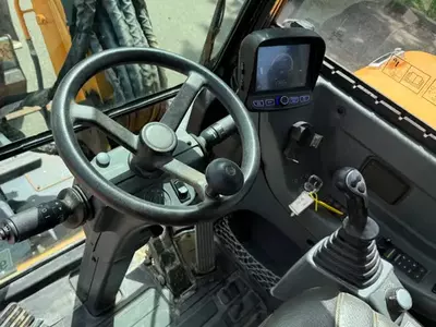Колесный экскаватор Hyundai 55W