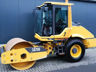 Вальцовый каток Volvo SD75B