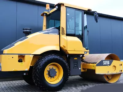   Вальцовый каток Volvo SD75B