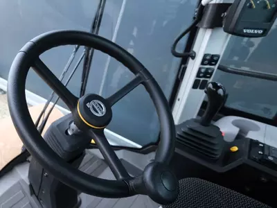 Вальцовый каток Volvo SD75B
