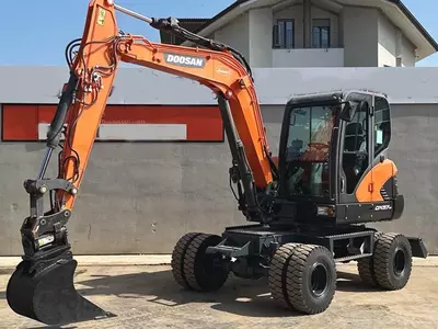 Doosan DX57 W-5 g‘ildirakli ekskavatori