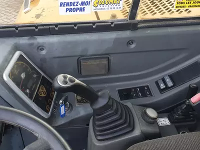 Колесный экскаватор Hyundai R55W-9