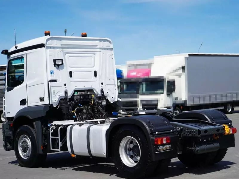  Тягач Mercedes-Benz Actros 1843 ACC - 