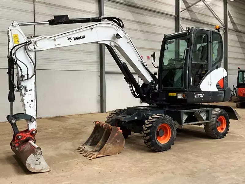 Bobcat E 57 W g‘ildirakli ekskavatori