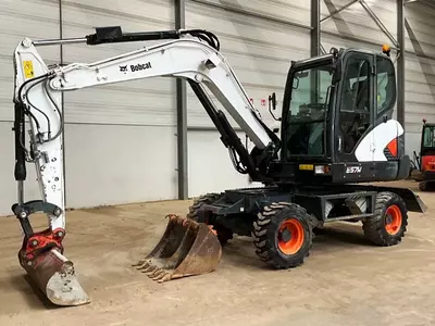 Bobcat E 57 W g‘ildirakli ekskavatori