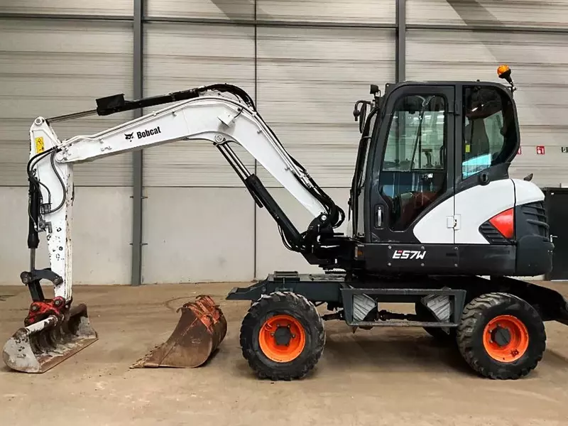  Bobcat E 57 W g‘ildirakli ekskavatori - 