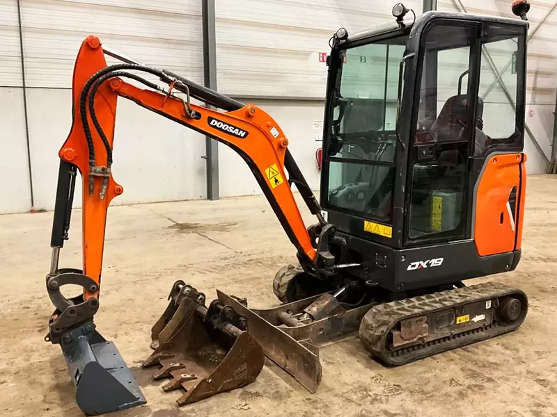 Гусеничные экскаватор Doosan DX 19