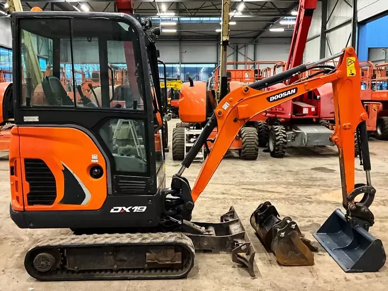  Гусеничные экскаватор Doosan DX 19 Только в розницу