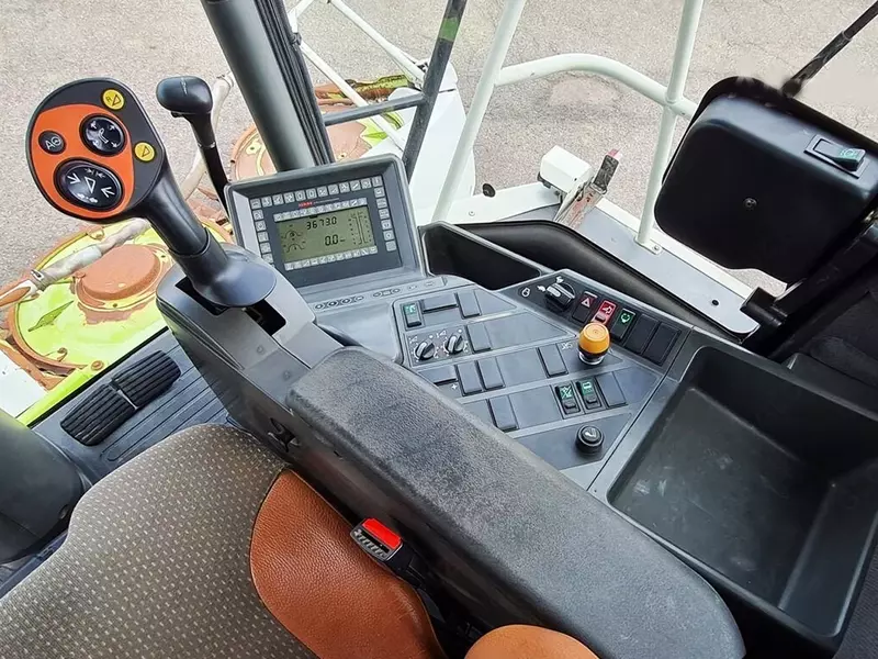  Claas Jaguar 870 ozuqa yig‘ish kombayni Orbis 600 makkajo‘xori o‘rish mashinasi bilan jihozlangan Kombaynlar
