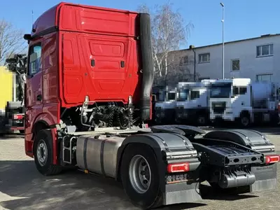 Тягач Mercedes-Benz Actros 2148 4x2 SZM 2 Tank